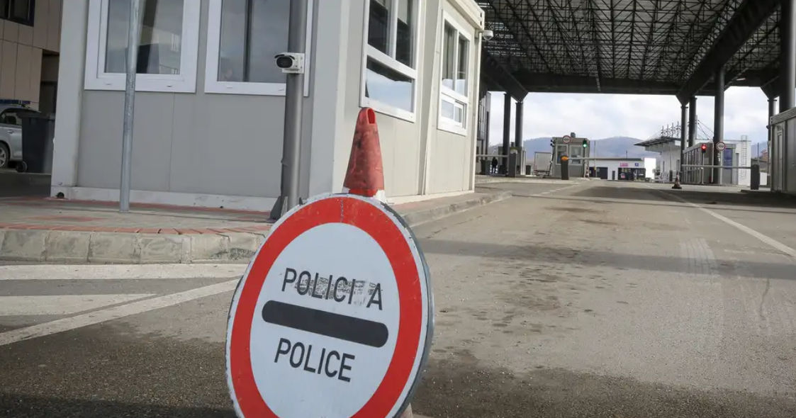 Несколько переходов на границе Косово и Сербии заблокированы.