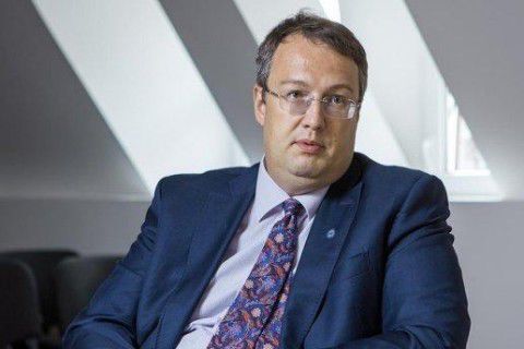 Геращенко: Западные партнеры умоляли Киев не вводить военное положение
