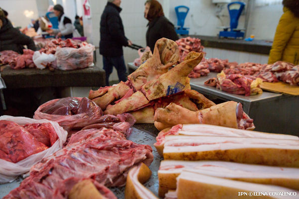 Однако продавцы говорят, что цена мяса увеличивается, как правило, после двух недель поста.