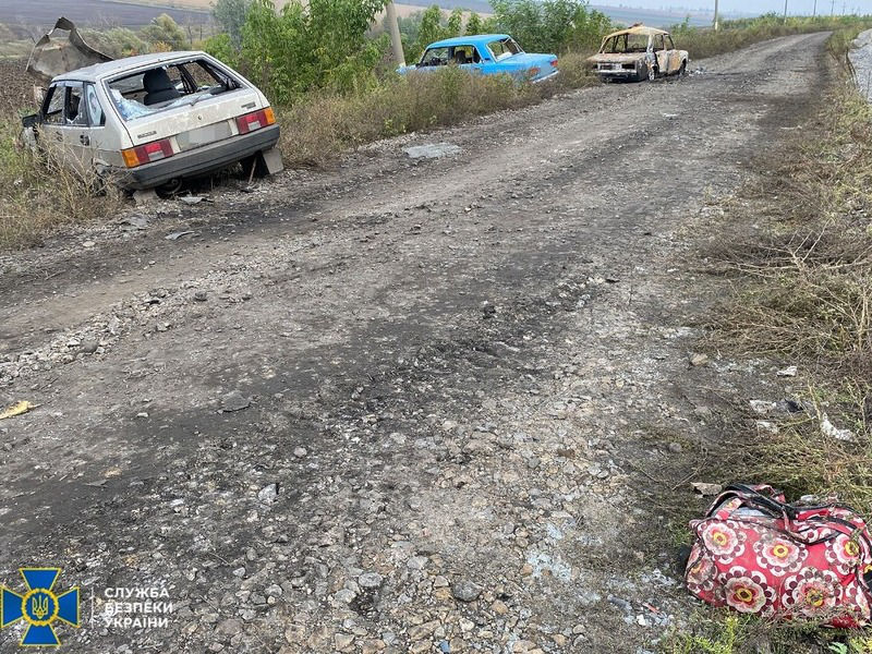 В результате обстрела автоколонны в Харьковской области погибло более 20 человек.