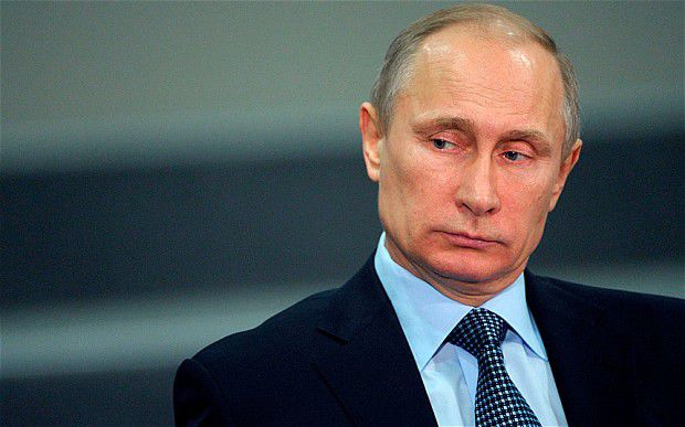 Putin a spus în mod repetat că citește ce scrie presa internațională despre imensa sa avere, inclusiv că ar fi unul dintre cei mai bogați oameni din lume, dar el a negat aceste informații ca fiind prostii.