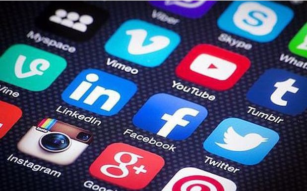 Care este scopul suprem al Facebook şi al reţelelor sociale?
