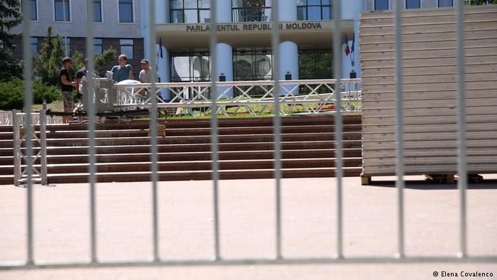 Opinie: Doar o treaptă mai desparte Moldova de dictatură