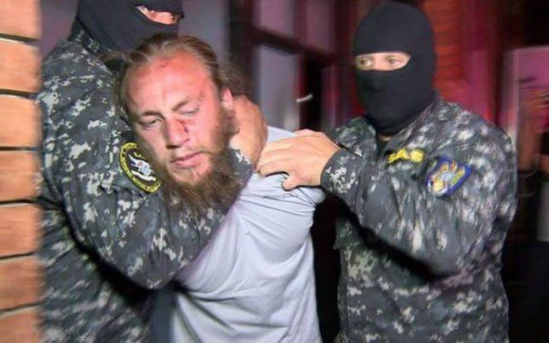România: S-a sinucis cel care a ucis un poliţist cu 40 de lovituri de cuţit. Foto: btbd.ro