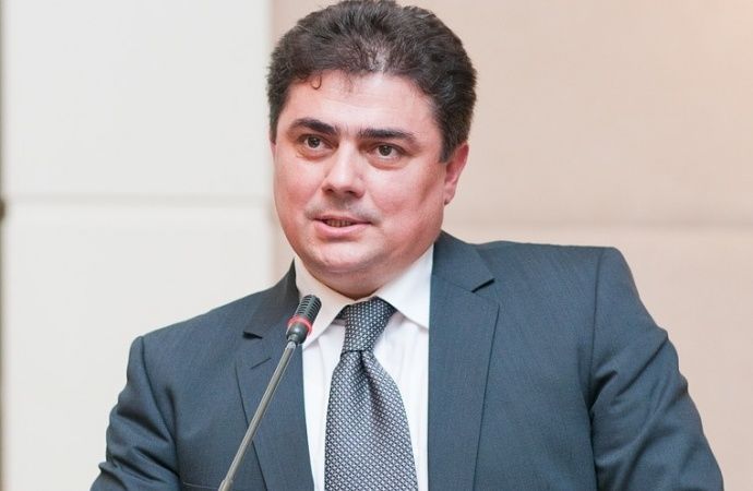 Вице-премьер-министр, министр экономики Октавиан Калмык.