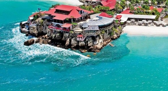Luxuriantul hotel din St. Barths deţinut de viitorii socri ai Pippei Middleton a fost votat unul dintre cele mai bune din lume.