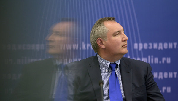 Вице-премьер призвал обратить внимание на то, почему гумпомощь для Луганска так долго не пропускали в город. Фото: ria.ru
