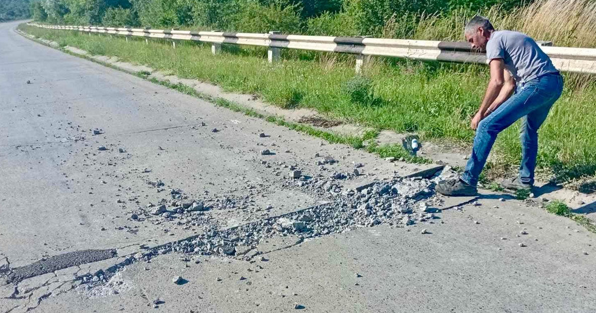 Водителей предупредили о возможном повреждении дорожного покрытия из-за жары.