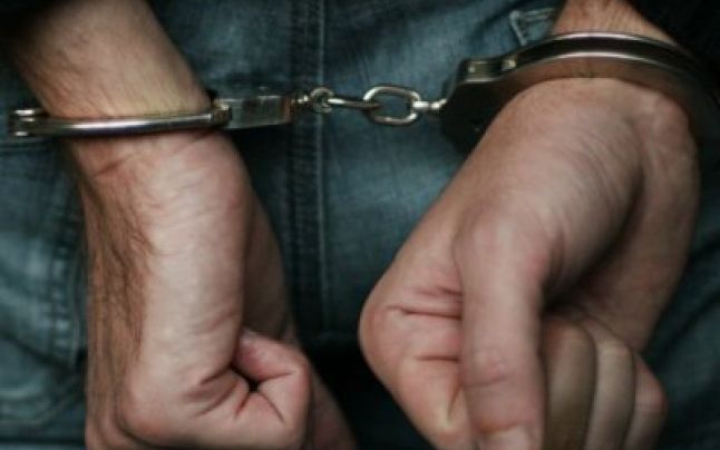 Un poliţist din Floreşti a fost condamnat la 3 ani de puşcărie pentru trafic de influenţă.