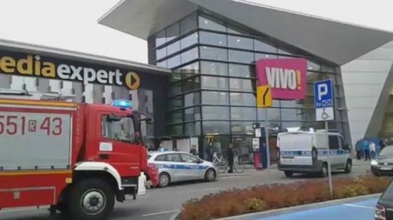 Atac sângeros într-un centru comercial din orașul polonez.