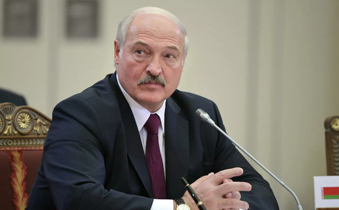 Лукашенко испугался быть «съеденным» белорусами.