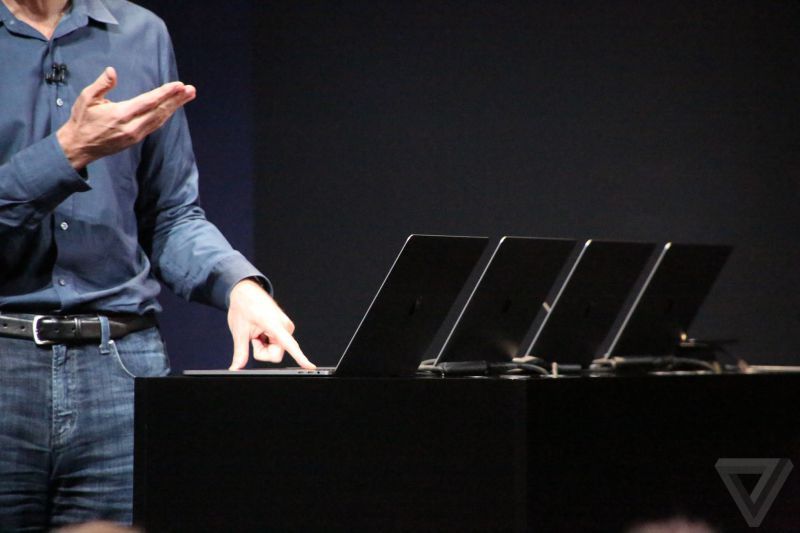 Хакеры взломали Touch Bar и Safari новых MacBook Pro.