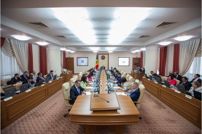 Средства в основном будут направлены на покрытие дефицита бюджета.