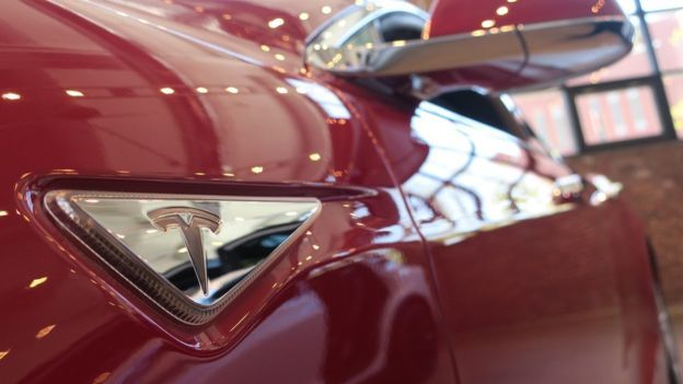 Американская автокомпания Tesla Motors представила новую аккумуляторную батарею.