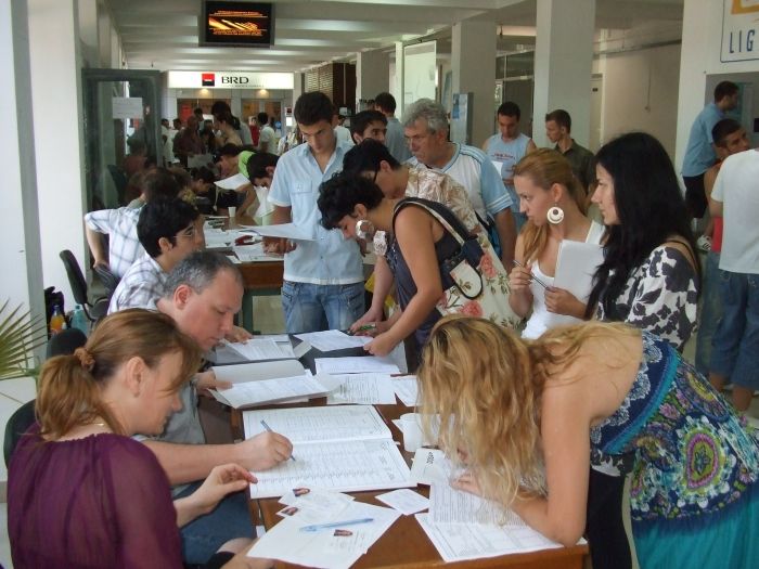 Start admitere în centrele de excelență și colegii. Instituțiile, luate cu asalt. Foto simbol: evz.ro