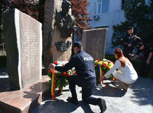 Глава ГИП Виорел Чернэуцяну почтил память павших героев Fulger.