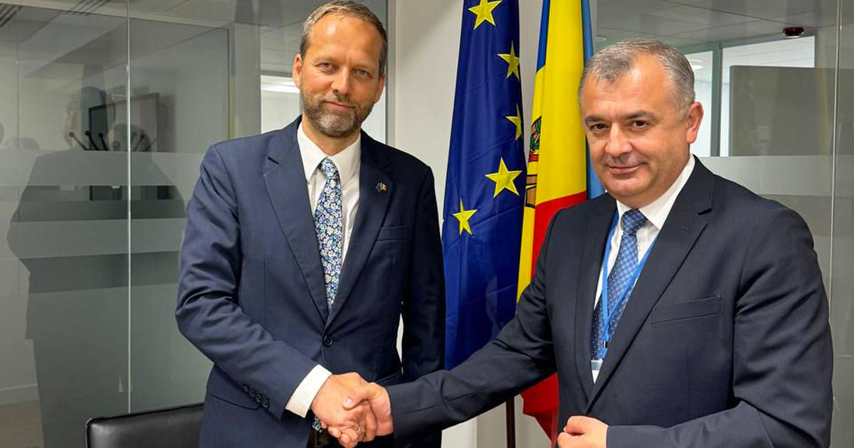 Кику - Мажейксу: Реакция европейских партнеров на промахи власти - сдержанная.