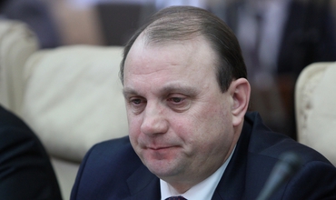 Сегодня Василий Бумаков планирует встретиться и с бывшим главой Роспотребнадзора Геннадием Онищенко, а также с его преемницей Анной Поповой.