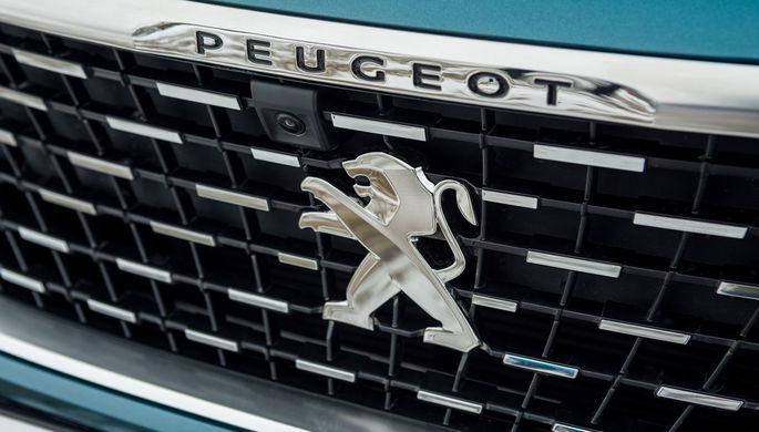 Peugeot и Citroen отзывают в России почти 20 тыс. автомобилей из-за стеклоочистителей.