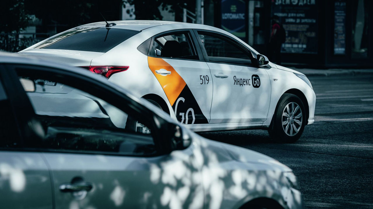 Kazahstanul a limitat tarifele Yandex.Taxi în perioadele de cerere ridicată.