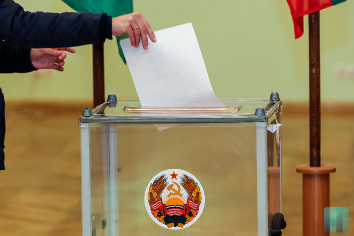 За депутатские мандаты в высшем законодательном органе борются 3 кандидата.