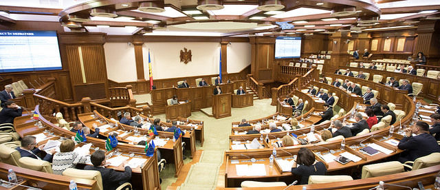 Strategia de dezvoltare a societăţii civile, votată de Legislativ.