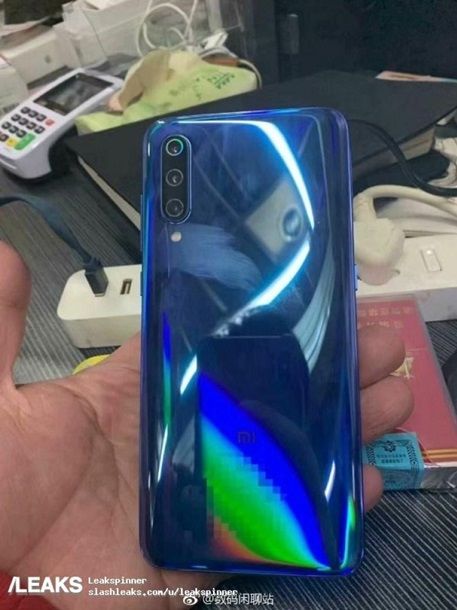 Дизайн флагмана Xiaomi раскрыли на "живых" фото.