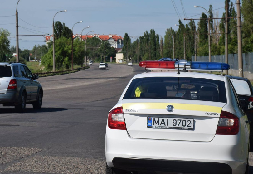 Служба InfoTrafic призывает водителей адаптировать скорость движения согласно предписаниям ПДД.