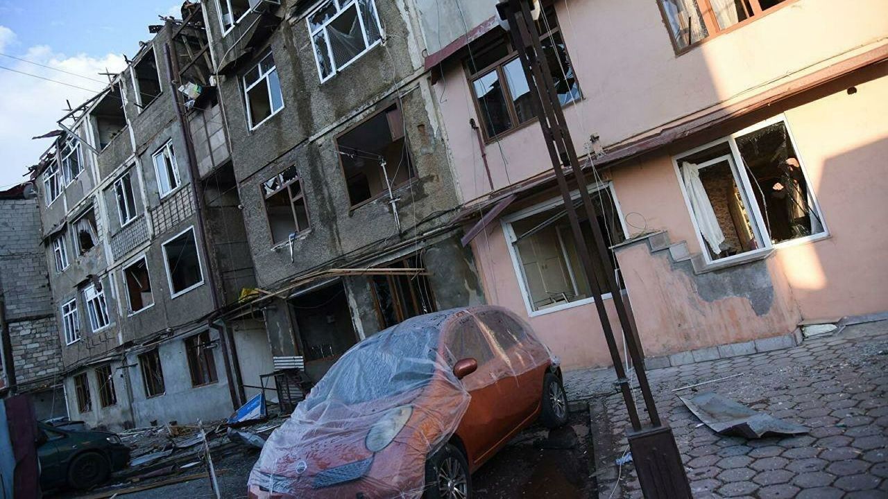 В Степанакерте прогремели взрывы.