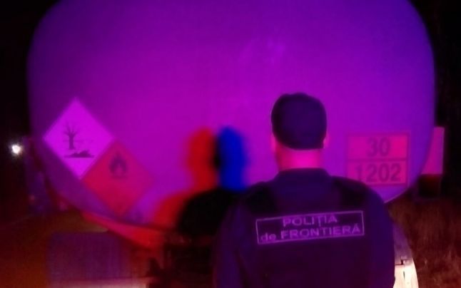 Trafic ilegal cu produse petroliere în vama Sculeni. Foto: Poliţia de Frontieră