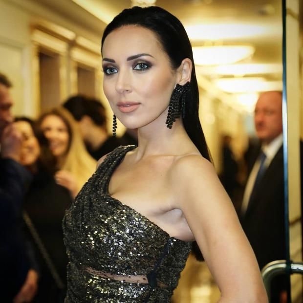 Певица Алсу назвала подписчиков, затравивших ее в Instagram, гиенами. 