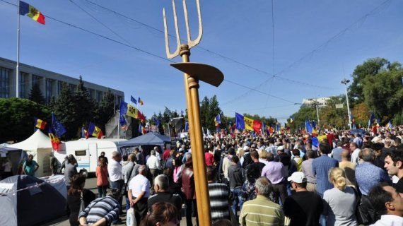 Власть попытается найти общий язык с протестующими.
