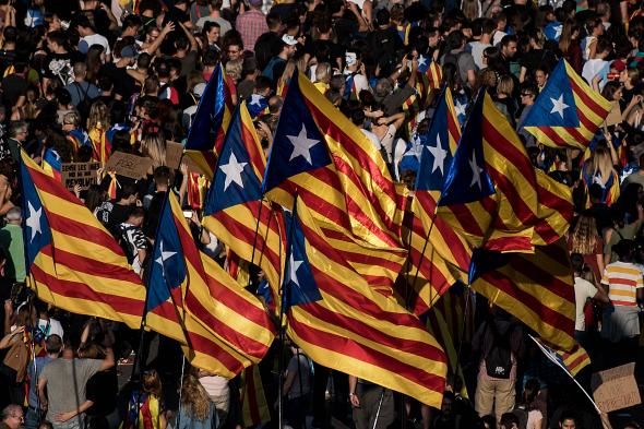 1.200 de firme și-au mutat sediul social din Catalonia în această lună.