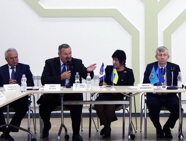 Речь шла о системе обязательного медицинского страхования, которую Украина вводит у себя.