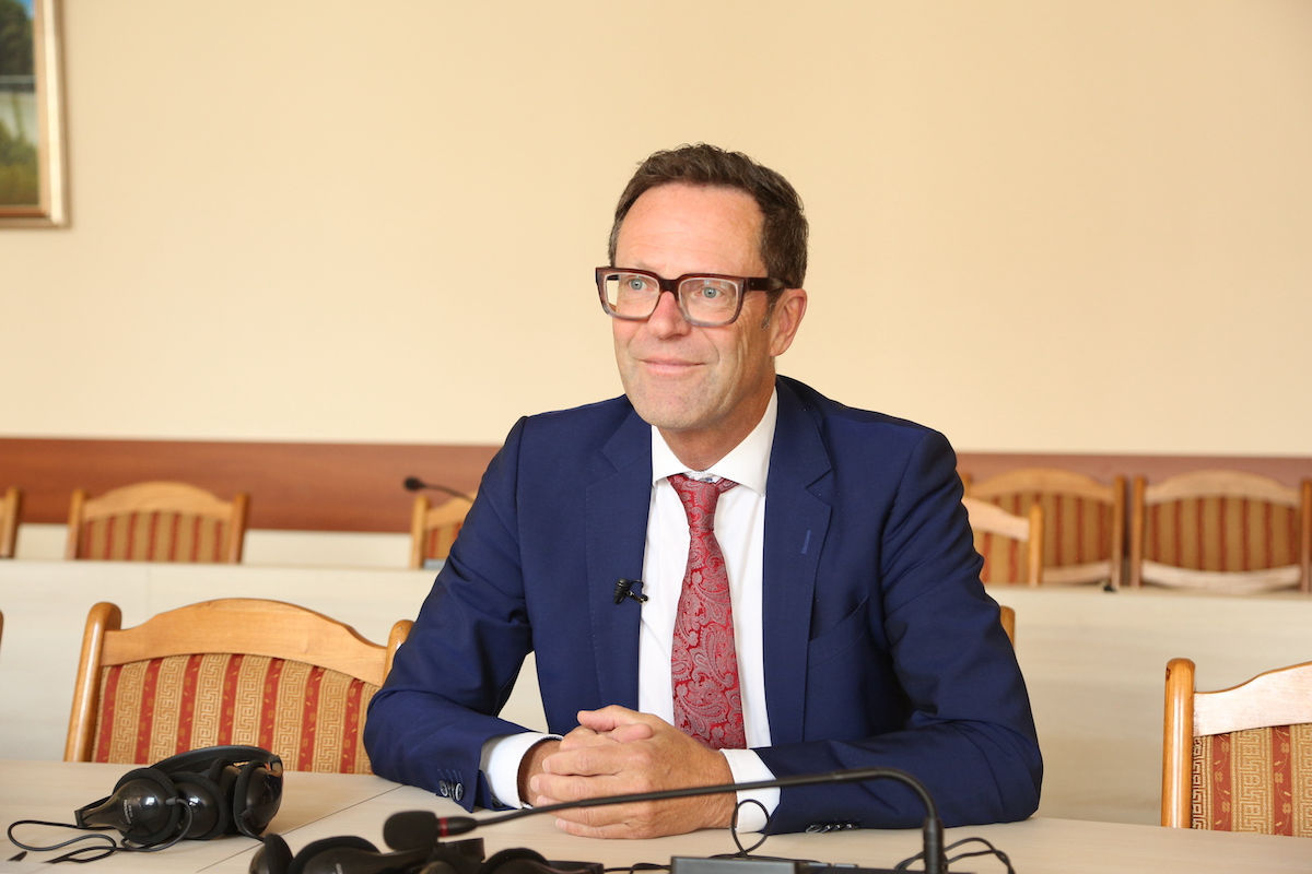 PAS vrea să modifice legea pentru a-l numi pe von Hebel în Comisia de Vetting cu 51 de voturi.