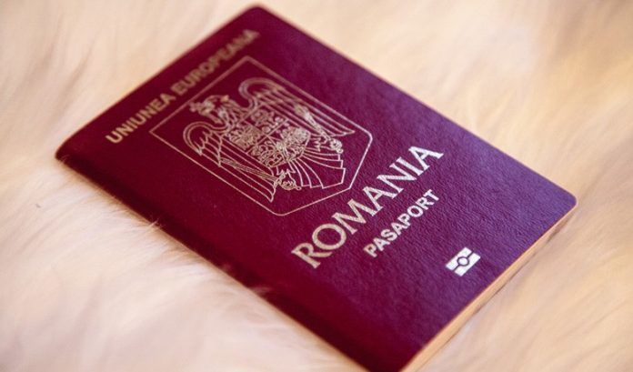 Modificări la pașapoartele românești: Minorii nu vor mai putea fi înscriși în actele părinţilor, Foto: cazacu21.ro