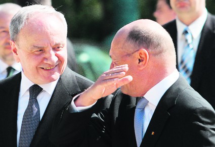 Opoziţia este de părere că Băsescu nici nu ar trebui să fie luat în serios.
