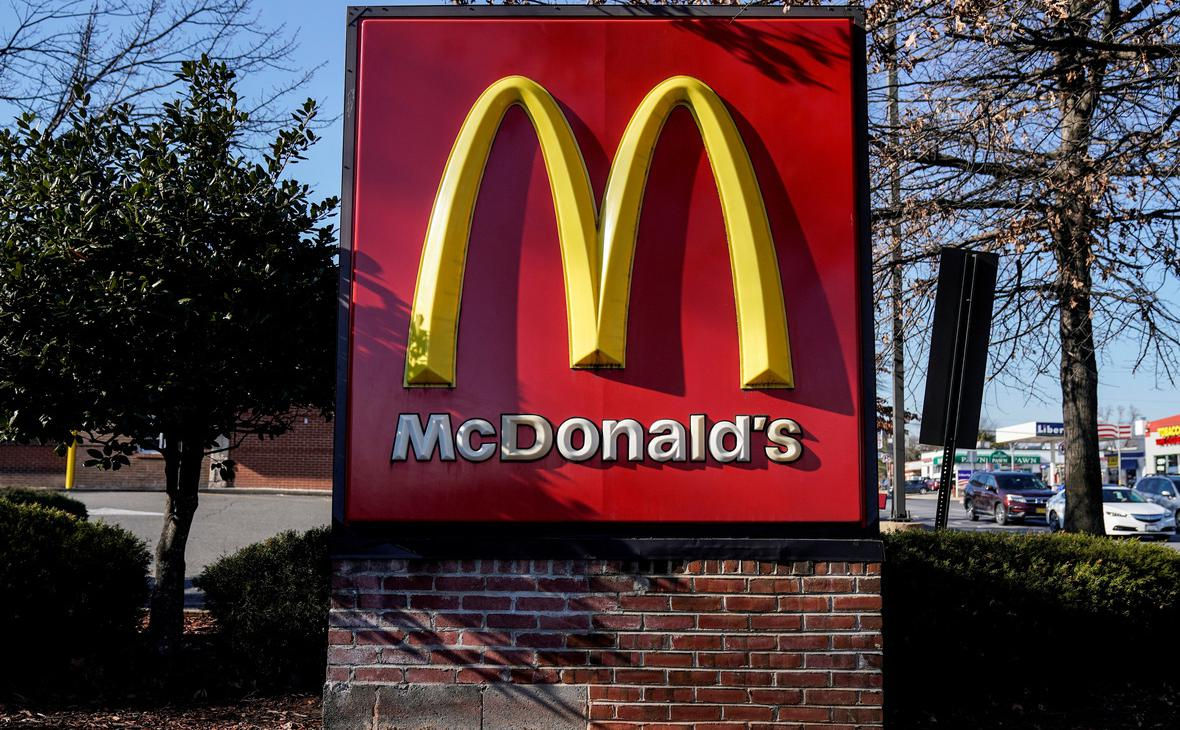 McDonald's временно закрывает офисы в США из-за сокращения персонала.