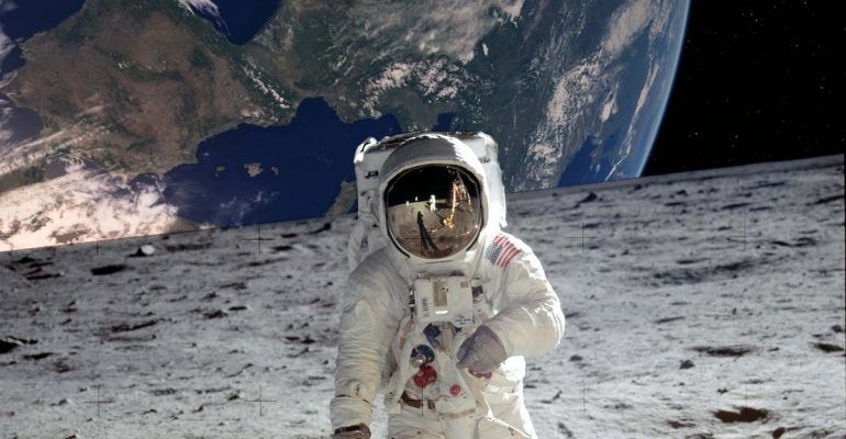 Японские ученые разрабатывают меню для питания колонизаторов Луны.