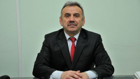Если Дончу добровольно не покинет свой пост, в отставку его отправит парламент.