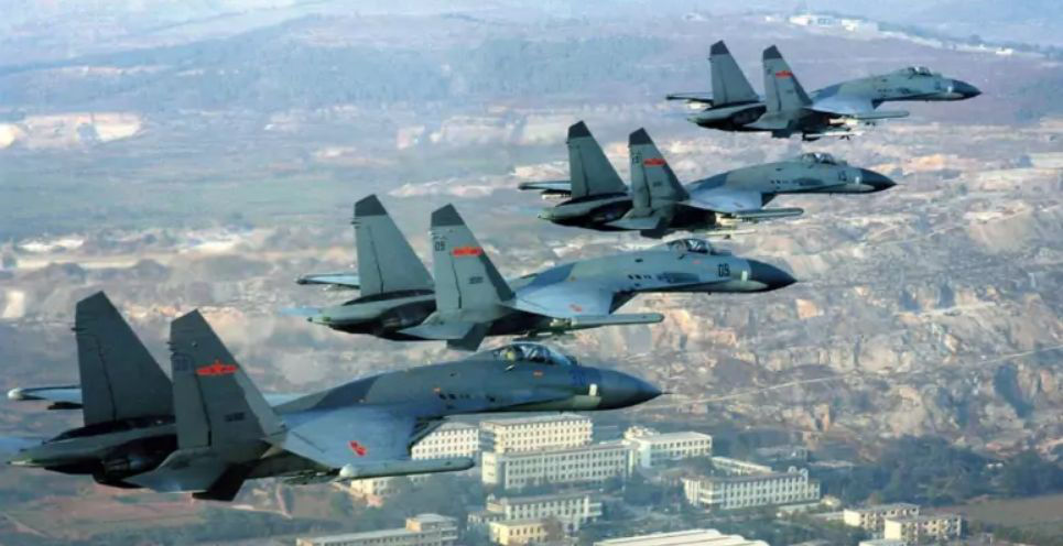 НОАК: Самолеты ВВС Китая совершают вылеты к Тайваню для защиты родины.
