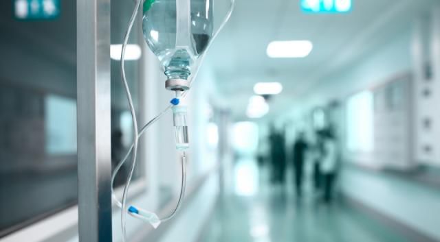 Un bărbat a murit din cauza meningitei după ce medicii au greșit diagnosticul de patru ori
