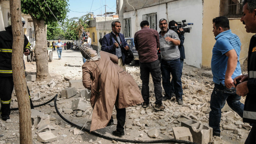 Şase persoane au fost rănite, cinci dintre acestea fiind copii, când o rachetă a lovit joi oraşul turc Kilis, aflat la graniţa cu Siria.
