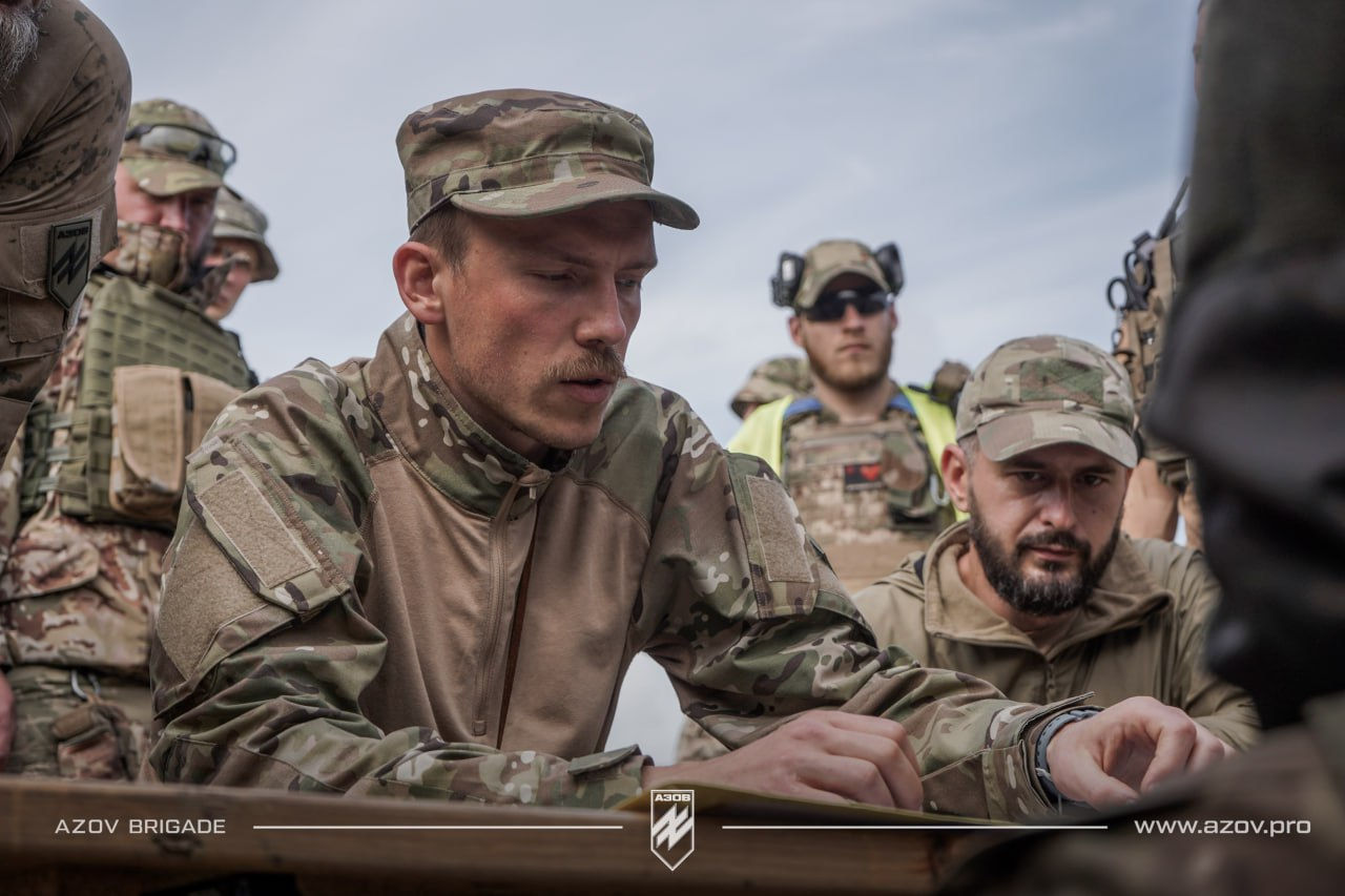 Командиры «Азова» возвращаются к боевым действиям: появились фото учений.
