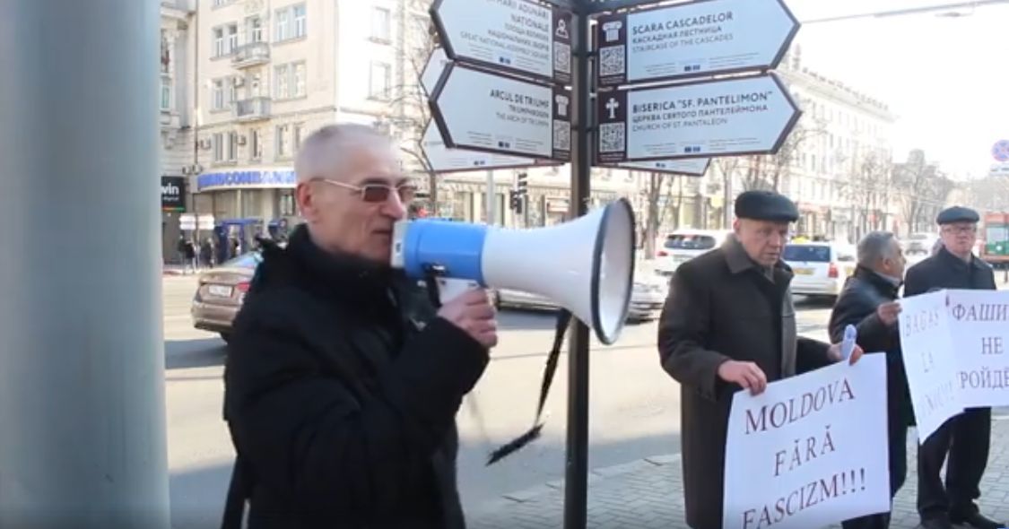 Жители столицы вышли на протест против недавнего назначения Багаса.
