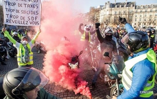 Протесты во Франции: в Париж стягивают силовиков.