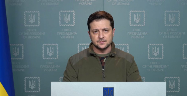 Зеленский о пятых сутках войны России против Украины: "Стоим крепко".