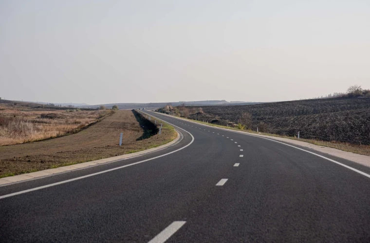 Traficul rutier pe anumite tronsoane de drum din țară va fi restricționat.