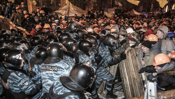 Внутренние войска обессилены. Молодых ребят по одному забирает скорая …