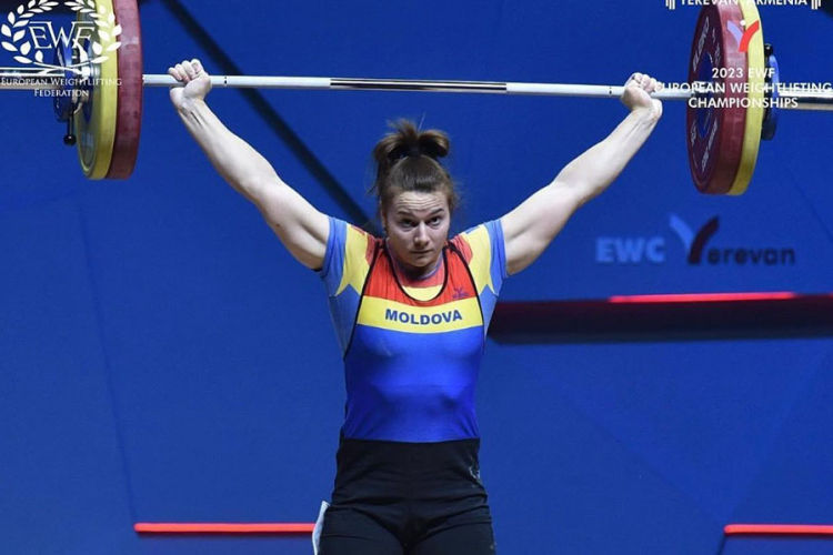 Елена Еригина заняла 7-е место на чемпионате мира по тяжелой атлетике.